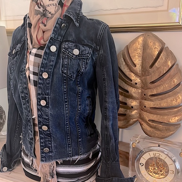 Trendy BlankNYC jean jackets in deep dark blue denim - Picture 4 of 12